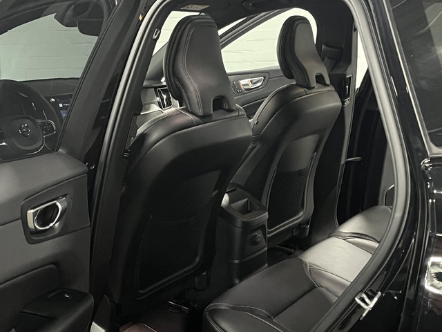 Volvo XC60 2.0 T6 Plug-in hybrid AWD R-Design Open dak | Trekhaak | Adapt. cruise | Head-up | 360 graden camera | Stoelventilatie