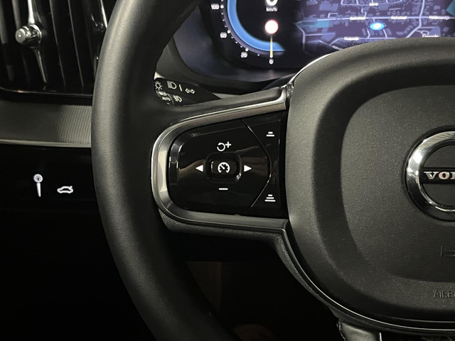 Volvo XC60 2.0 T6 Plug-in hybrid AWD R-Design Open dak | Trekhaak | Adapt. cruise | Head-up | 360 graden camera | Stoelventilatie