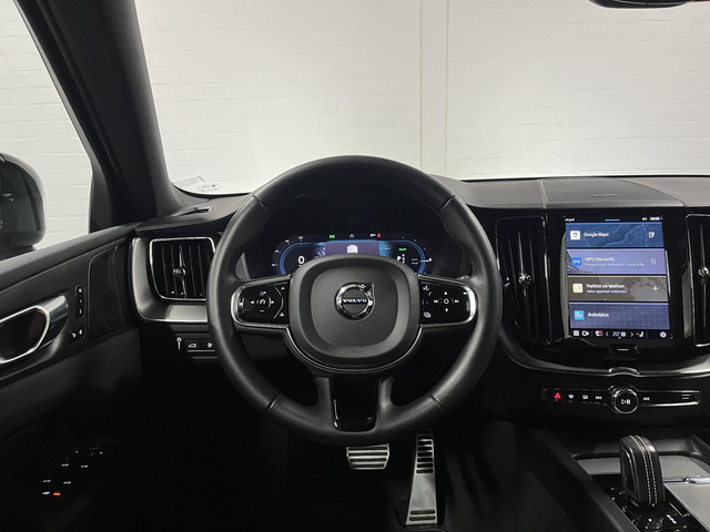 Volvo XC60 2.0 T6 Plug-in hybrid AWD R-Design Open dak | Trekhaak | Adapt. cruise | Head-up | 360 graden camera | Stoelventilatie