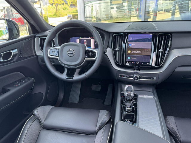 Volvo XC60 2.0 T8 Plug-in hybrid AWD Ultimate Black Edition 455pk Panoramadak   360 Camera   Harmon Kardon