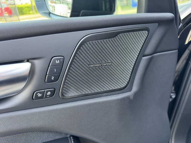 Volvo XC60 2.0 T8 Plug-in hybrid AWD Ultimate Black Edition 455pk Panoramadak   360 Camera   Harmon Kardon