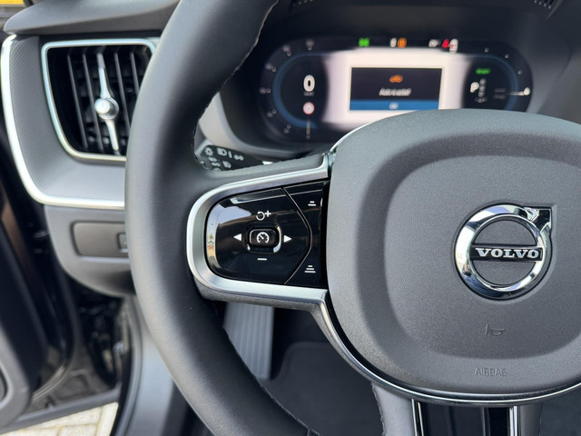 Volvo XC60 2.0 T8 Plug-in hybrid AWD Ultimate Black Edition 455pk Panoramadak   360 Camera   Harmon Kardon