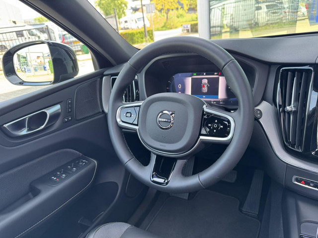 Volvo XC60 2.0 T8 Plug-in hybrid AWD Ultimate Black Edition 455pk Panoramadak   360 Camera   Harmon Kardon