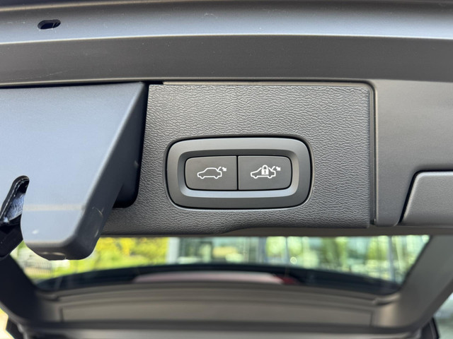 Volvo XC60 2.0 T8 Plug-in hybrid AWD Ultimate Black Edition 455pk Panoramadak   360 Camera   Harmon Kardon