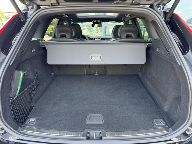 Volvo XC60 2.0 T8 Plug-in hybrid AWD Ultimate Black Edition 455pk Panoramadak   360 Camera   Harmon Kardon
