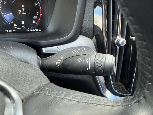 Volvo V60 2.0 B3 Momentum Advantage NIEUW BINNEN !!