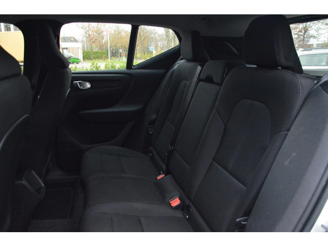 Volvo XC40 T3 | Dealer onderhouden | Cruise Control | Navigatie | Voor + Achter Parkeersensoren |