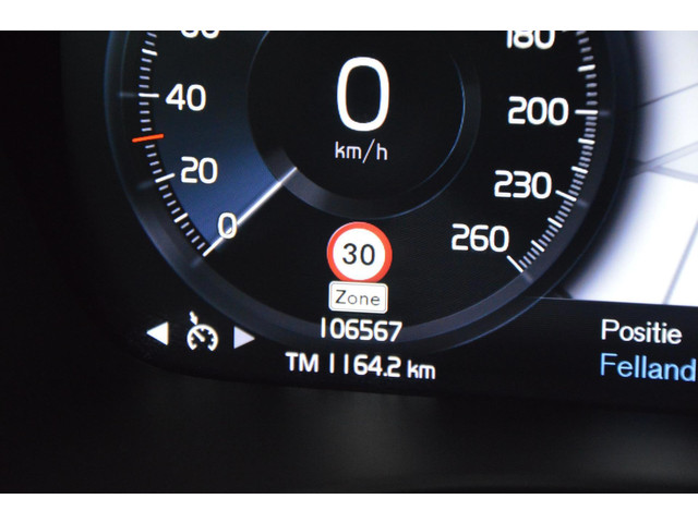 Volvo XC40 T3 | Dealer onderhouden | Cruise Control | Navigatie | Voor + Achter Parkeersensoren |