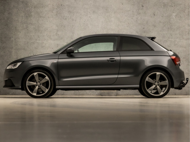 Audi A1 1.8 TFSI S-Line Sport 192Pk Automaat (2X S-LINE, NAVIGATIE, XENON, CLIMATE, LEDER, SPORTSTOELEN, FLIPPERS, GETINT GLAS, CRUISE,