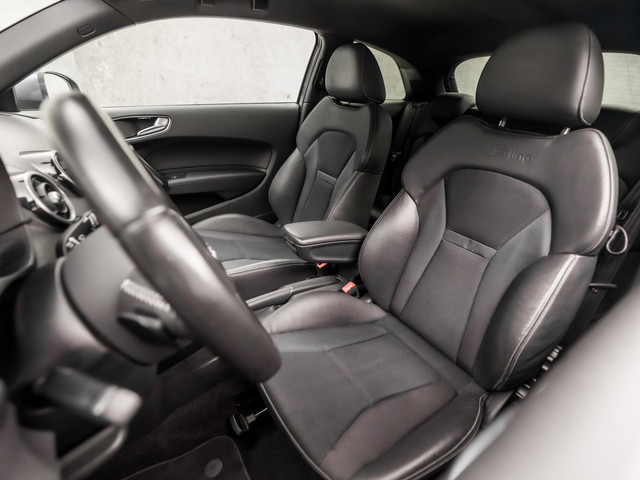 Audi A1 1.8 TFSI S-Line Sport 192Pk Automaat (2X S-LINE, NAVIGATIE, XENON, CLIMATE, LEDER, SPORTSTOELEN, FLIPPERS, GETINT GLAS, CRUISE,