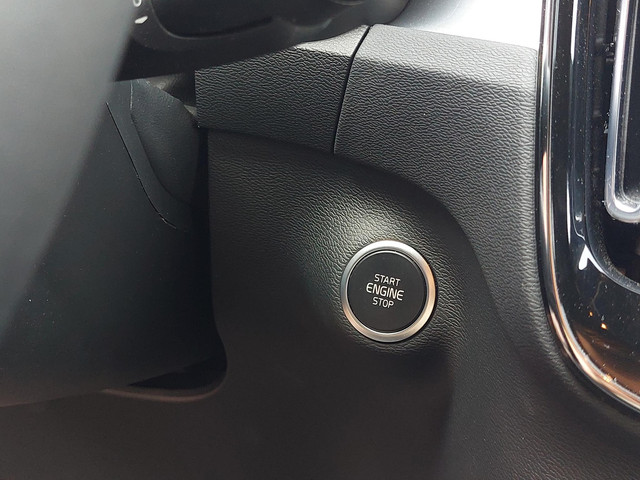 Volvo XC40 1.5 T4 Plug-in hybrid Core Bright | WinterPack | Camera | NAP