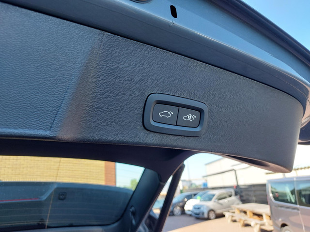 Volvo XC40 1.5 T4 Plug-in hybrid Core Bright | WinterPack | Camera | NAP