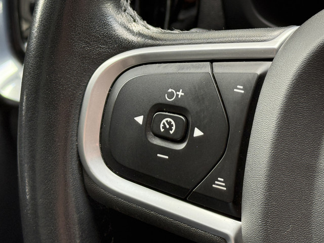 Volvo V60 2.0 B3 Momentum Advantage | R-Design | Elek. Trekhaak | Camera | Dealer onderhouden