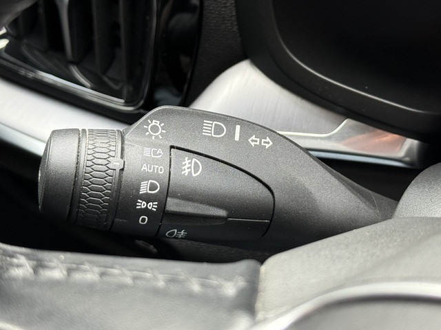 Volvo V60 2.0 B3 Momentum Advantage | R-Design | Elek. Trekhaak | Camera | Dealer onderhouden