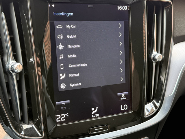 Volvo V60 2.0 B3 Momentum Advantage | R-Design | Elek. Trekhaak | Camera | Dealer onderhouden