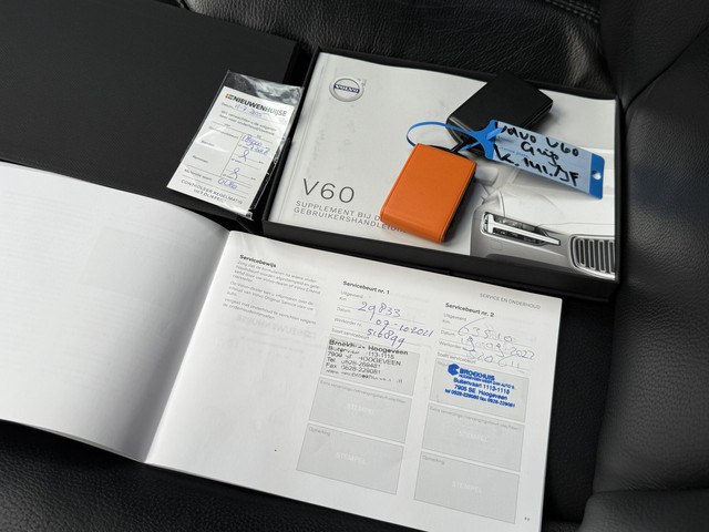 Volvo V60 2.0 B3 Momentum Advantage | R-Design | Elek. Trekhaak | Camera | Dealer onderhouden