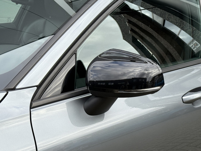 Volvo V60 2.0 B3 Momentum Advantage | R-Design | Elek. Trekhaak | Camera | Dealer onderhouden