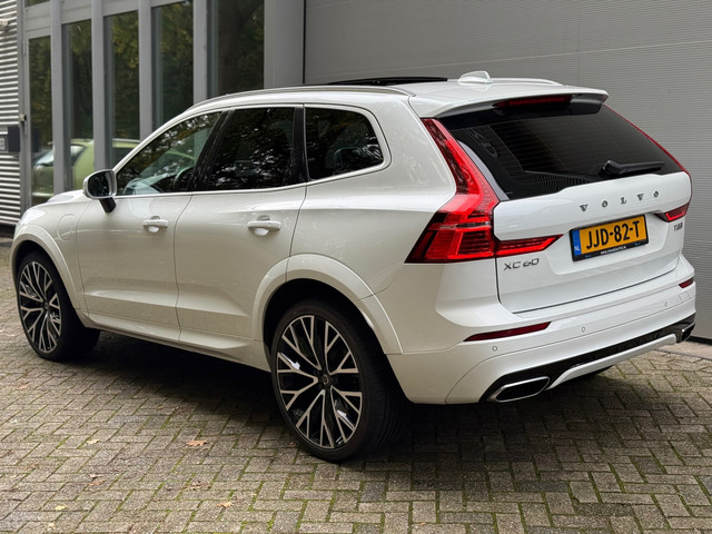 Volvo XC60 2.0 T8 Twin Engine AWD R-Design l Pano l 360 Camera l HK Audio l Trekhaak l Luchtvering l