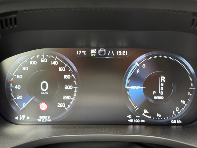Volvo XC60 2.0 T8 Twin Engine AWD R-Design l Pano l 360 Camera l HK Audio l Trekhaak l Luchtvering l