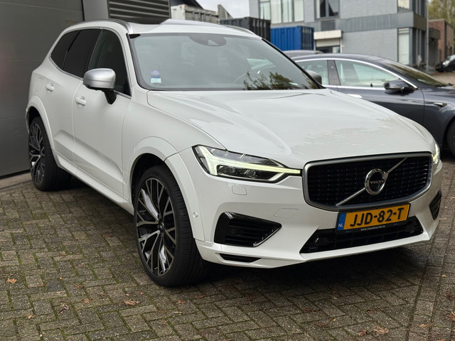 Volvo XC60 2.0 T8 Twin Engine AWD R-Design l Pano l 360 Camera l HK Audio l Trekhaak l Luchtvering l