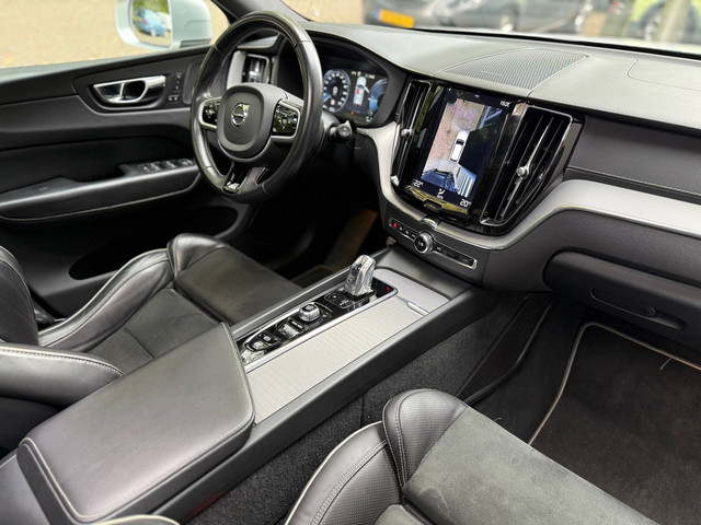 Volvo XC60 2.0 T8 Twin Engine AWD R-Design l Pano l 360 Camera l HK Audio l Trekhaak l Luchtvering l