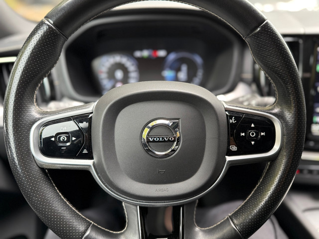 Volvo XC60 2.0 T8 Twin Engine AWD R-Design l Pano l 360 Camera l HK Audio l Trekhaak l Luchtvering l