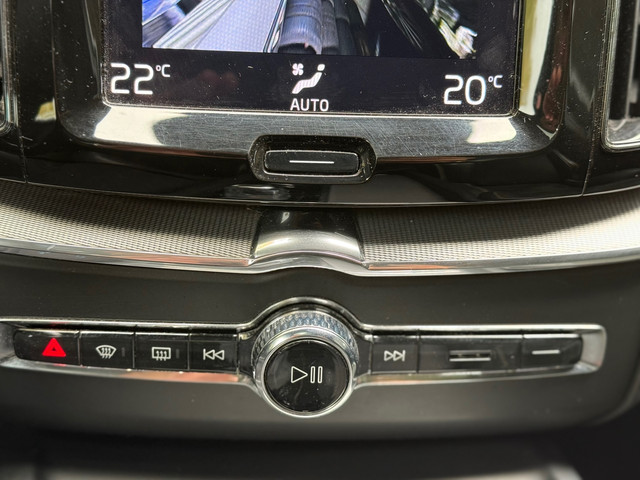 Volvo XC60 2.0 T8 Twin Engine AWD R-Design l Pano l 360 Camera l HK Audio l Trekhaak l Luchtvering l