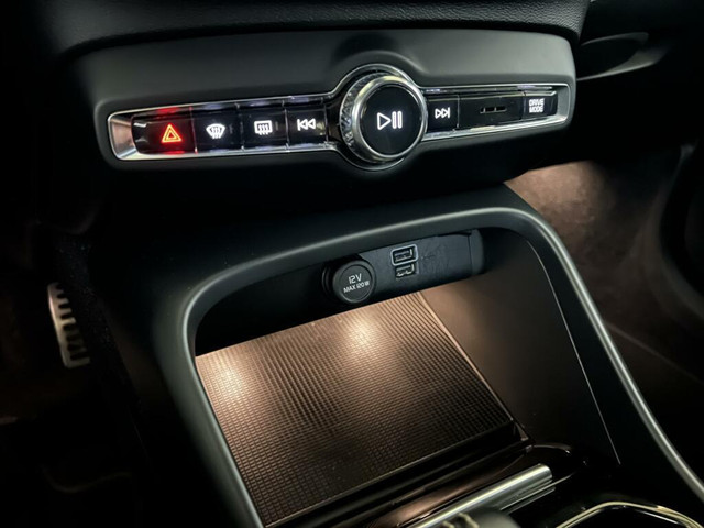 Volvo XC40 1.5 T5 Recharge R-Design Pano H K 360° ACC Autopilot