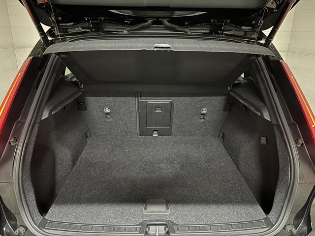 Volvo XC40 1.5 T5 Recharge R-Design Pano H K 360° ACC Autopilot