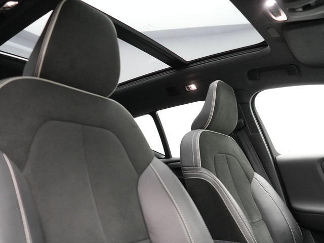 Volvo XC40 T4 Recharge R-Design Plug In Hybrid 211pk Dealer O.H PHEV | Panodak | Adaptive Cruise | 360 Camera | Alcantara Sportstoelen Memo