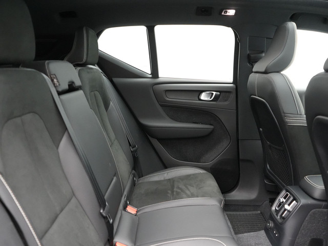 Volvo XC40 T4 Recharge R-Design Plug In Hybrid 211pk Dealer O.H PHEV | Panodak | Adaptive Cruise | 360 Camera | Alcantara Sportstoelen Memo