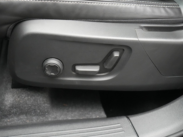 Volvo XC40 T4 Recharge R-Design Plug In Hybrid 211pk Dealer O.H PHEV | Panodak | Adaptive Cruise | 360 Camera | Alcantara Sportstoelen Memo