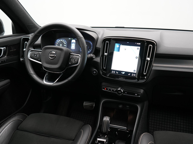 Volvo XC40 T4 Recharge R-Design Plug In Hybrid 211pk Dealer O.H PHEV | Panodak | Adaptive Cruise | 360 Camera | Alcantara Sportstoelen Memo