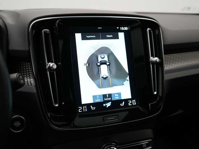 Volvo XC40 T4 Recharge R-Design Plug In Hybrid 211pk Dealer O.H PHEV | Panodak | Adaptive Cruise | 360 Camera | Alcantara Sportstoelen Memo