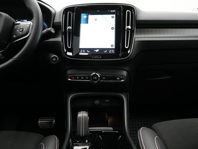 Volvo XC40 T4 Recharge R-Design Plug In Hybrid 211pk Dealer O.H PHEV | Panodak | Adaptive Cruise | 360 Camera | Alcantara Sportstoelen Memo