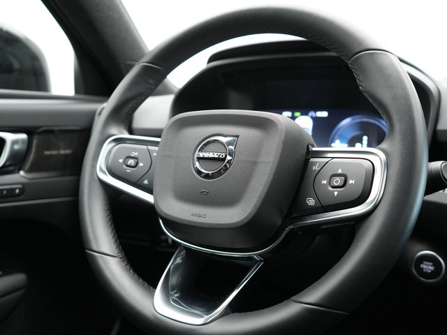Volvo XC40 T4 Recharge R-Design Plug In Hybrid 211pk Dealer O.H PHEV | Panodak | Adaptive Cruise | 360 Camera | Alcantara Sportstoelen Memo