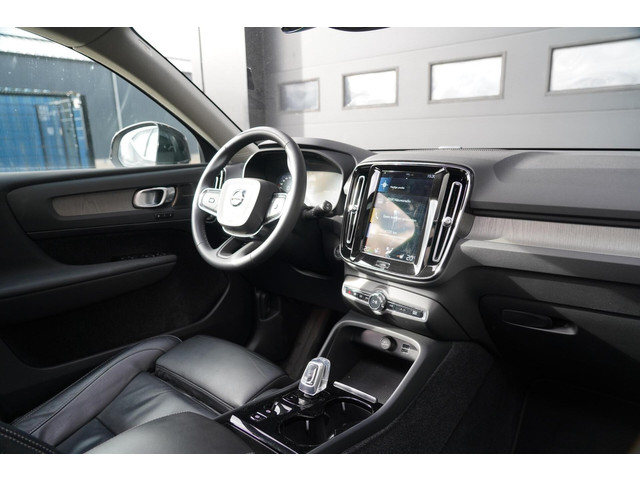 Volvo XC40 1.5 T5 Recharge Inscription | Dealer onderhouden | Harman Kardon | Elektrisch verstelbare voorstoelen | Panoramisch schuif kante