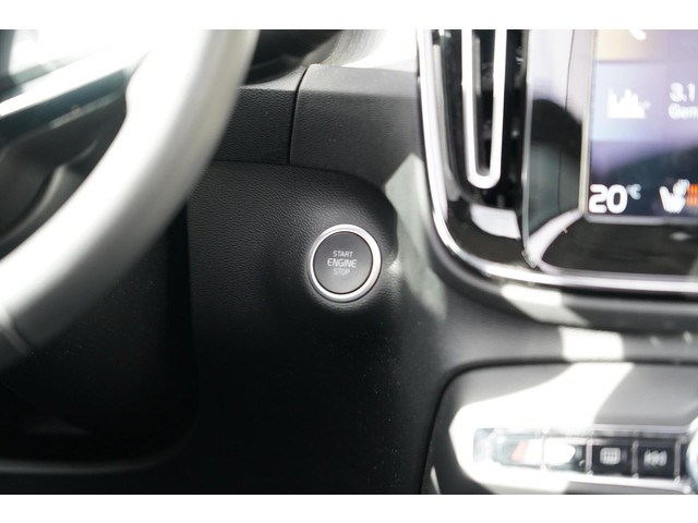 Volvo XC40 1.5 T5 Recharge Inscription | Dealer onderhouden | Harman Kardon | Elektrisch verstelbare voorstoelen | Panoramisch schuif kante