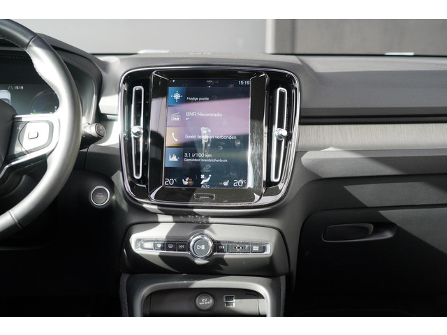 Volvo XC40 1.5 T5 Recharge Inscription | Dealer onderhouden | Harman Kardon | Elektrisch verstelbare voorstoelen | Panoramisch schuif kante