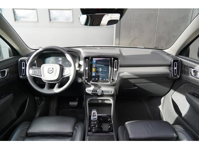 Volvo XC40 1.5 T5 Recharge Inscription | Dealer onderhouden | Harman Kardon | Elektrisch verstelbare voorstoelen | Panoramisch schuif kante