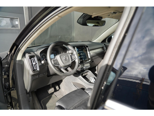 Volvo XC40 1.5 T5 Recharge Inscription | Dealer onderhouden | Harman Kardon | Elektrisch verstelbare voorstoelen | Panoramisch schuif kante