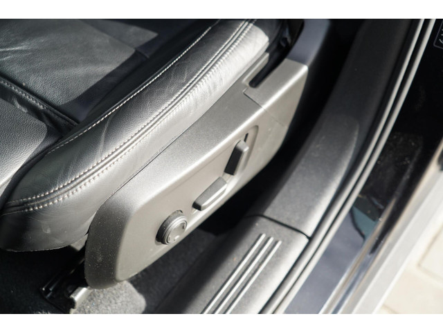 Volvo XC40 1.5 T5 Recharge Inscription | Dealer onderhouden | Harman Kardon | Elektrisch verstelbare voorstoelen | Panoramisch schuif kante