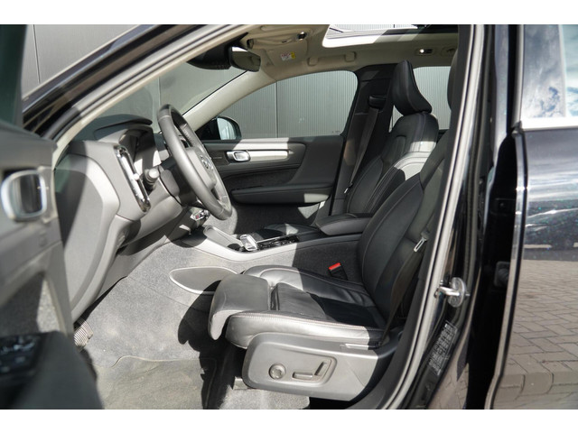 Volvo XC40 1.5 T5 Recharge Inscription | Dealer onderhouden | Harman Kardon | Elektrisch verstelbare voorstoelen | Panoramisch schuif kante