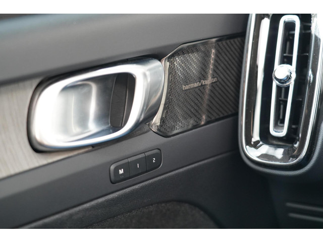 Volvo XC40 1.5 T5 Recharge Inscription | Dealer onderhouden | Harman Kardon | Elektrisch verstelbare voorstoelen | Panoramisch schuif kante