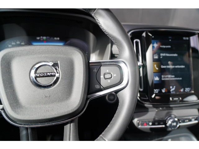 Volvo XC40 1.5 T5 Recharge Inscription | Dealer onderhouden | Harman Kardon | Elektrisch verstelbare voorstoelen | Panoramisch schuif kante