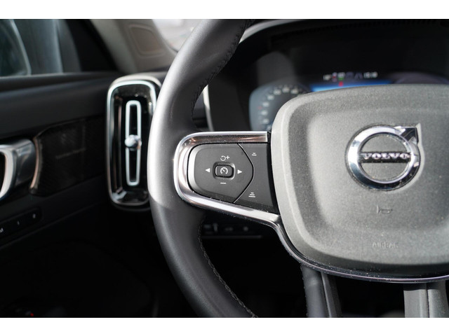 Volvo XC40 1.5 T5 Recharge Inscription | Dealer onderhouden | Harman Kardon | Elektrisch verstelbare voorstoelen | Panoramisch schuif kante