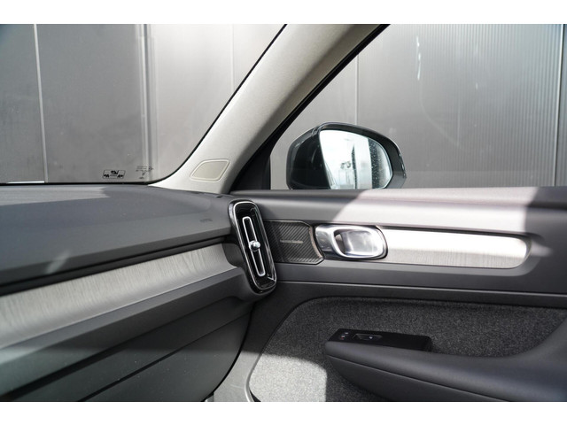 Volvo XC40 1.5 T5 Recharge Inscription | Dealer onderhouden | Harman Kardon | Elektrisch verstelbare voorstoelen | Panoramisch schuif kante