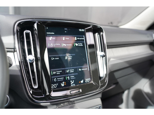 Volvo XC40 1.5 T5 Recharge Inscription | Dealer onderhouden | Harman Kardon | Elektrisch verstelbare voorstoelen | Panoramisch schuif kante