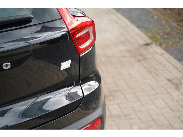 Volvo XC40 1.5 T5 Recharge Inscription | Dealer onderhouden | Harman Kardon | Elektrisch verstelbare voorstoelen | Panoramisch schuif kante