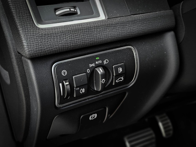 Volvo XC60 2.0 D4 R-Design | MEMORY | XENON | CRUISE | DAB |